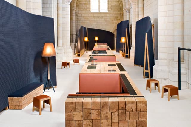 L’ABBAYE DE FONTEVRAUD, COURS-Y VITE