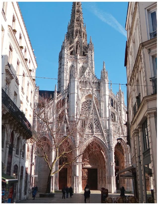 Du clocher à la Seine, la requalification des espaces publics de centre historique de Rouen