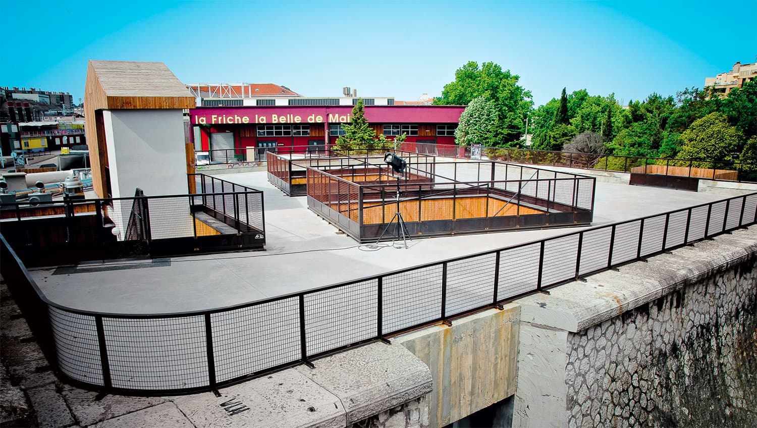 La crèche de la Friche de la Belle-de-Mai à Marseille, une reconversion réussie