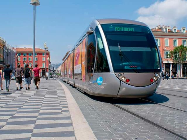 Le tramway : un impact environnemental discuté