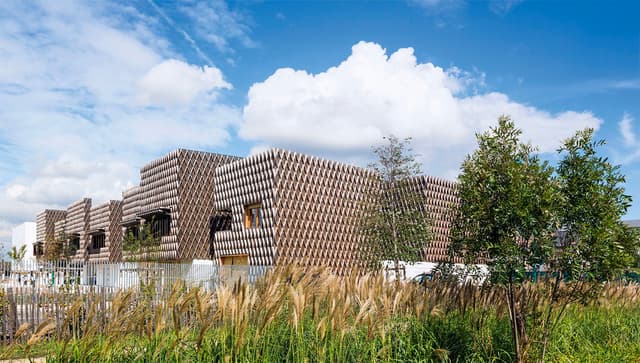 Un hameau scolaire à Montévrain par l'agence AAVP architecture