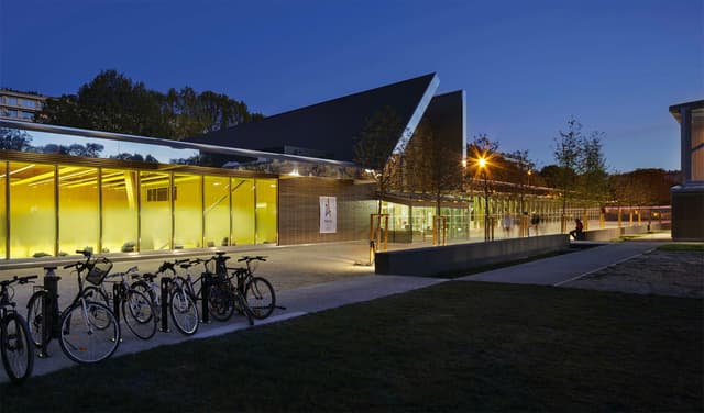 Construction d'un centre sportif 100% bois à Paris par KOZ architectes