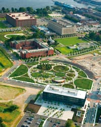 Central Green, le parc de Navy Yard à Philadelphie imaginé par James Corner Field Operations - Image 1