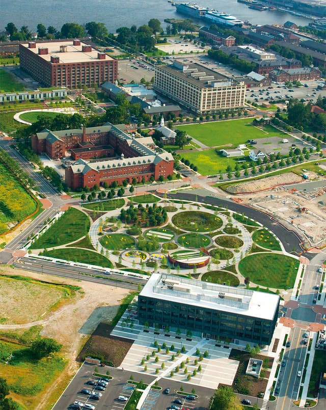 Central Green, le parc de Navy Yard à Philadelphie imaginé par James Corner Field Operations