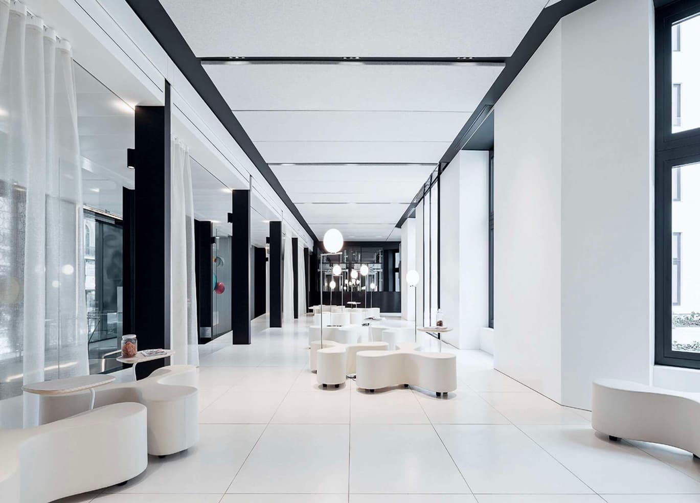 Rénovation énergétique d'un immeuble de bureaux par Naud & Poux Architectes à Paris 