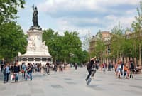À Paris, place aux piétons et à la végétation