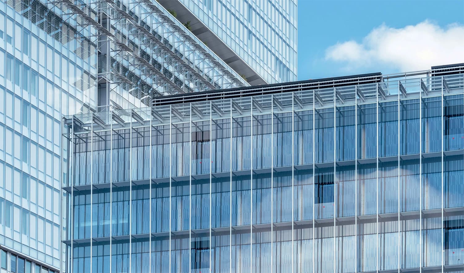 Dynamiques optiques : immeuble de bureaux par Corinne Vezzoni & Associés à Paris