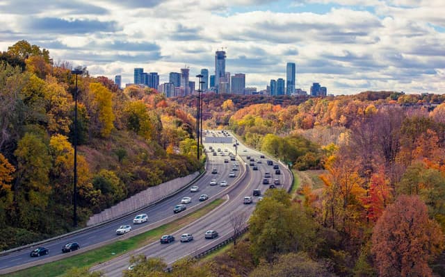 Les nouveaux usages des réseaux viaires vus par Thierry Paquot, philosophe de l'urbain