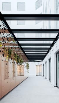 Rénovation énergétique d'un immeuble de bureaux par Naud & Poux Architectes à Paris  - Image 5