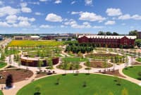 Central Green, le parc de Navy Yard à Philadelphie imaginé par James Corner Field Operations - Image 5