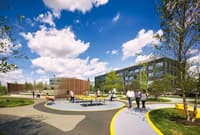 Central Green, le parc de Navy Yard à Philadelphie imaginé par James Corner Field Operations - Image 4