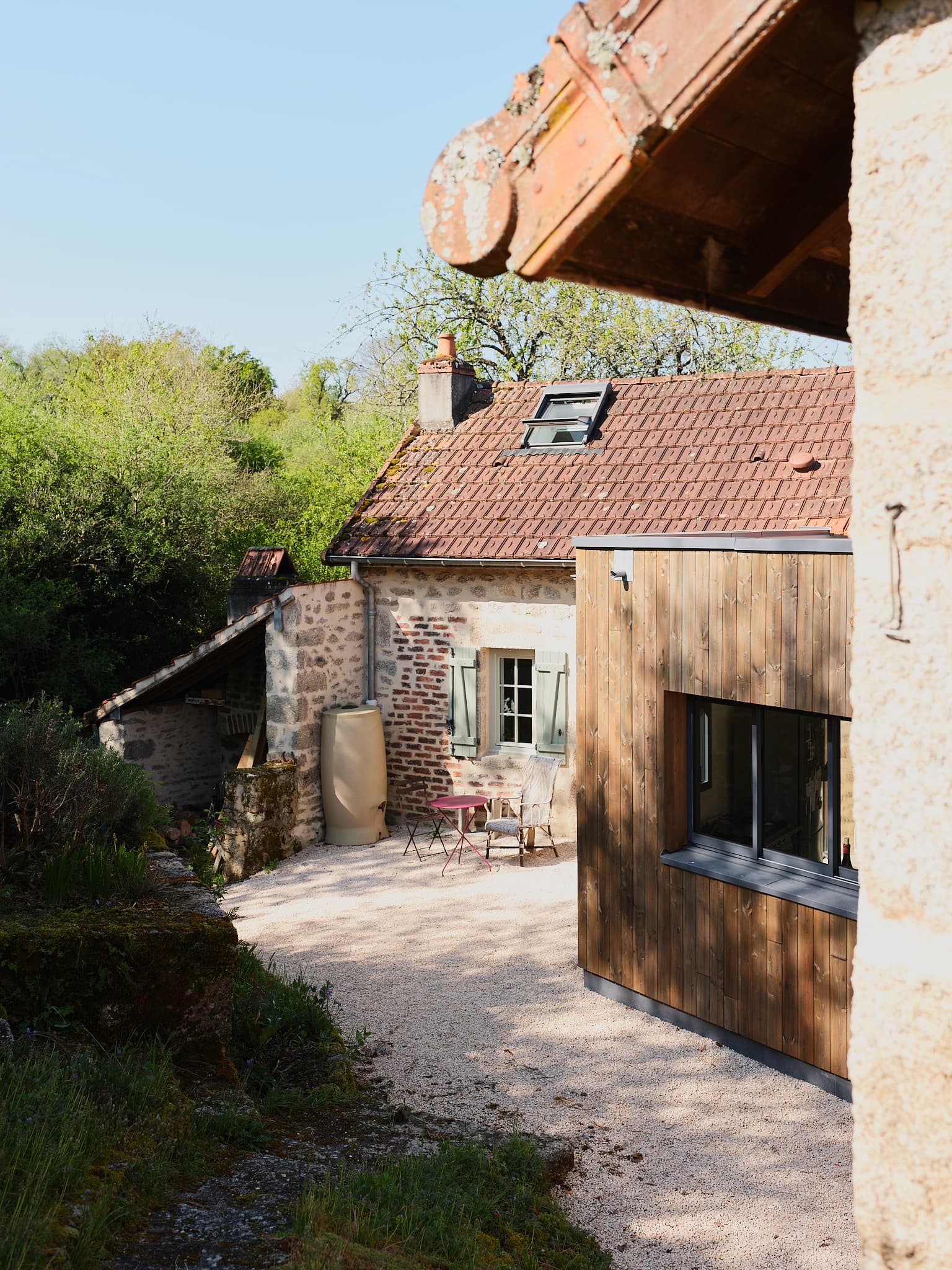 Une extension en bois pour réunir deux bâtiments - Image principale