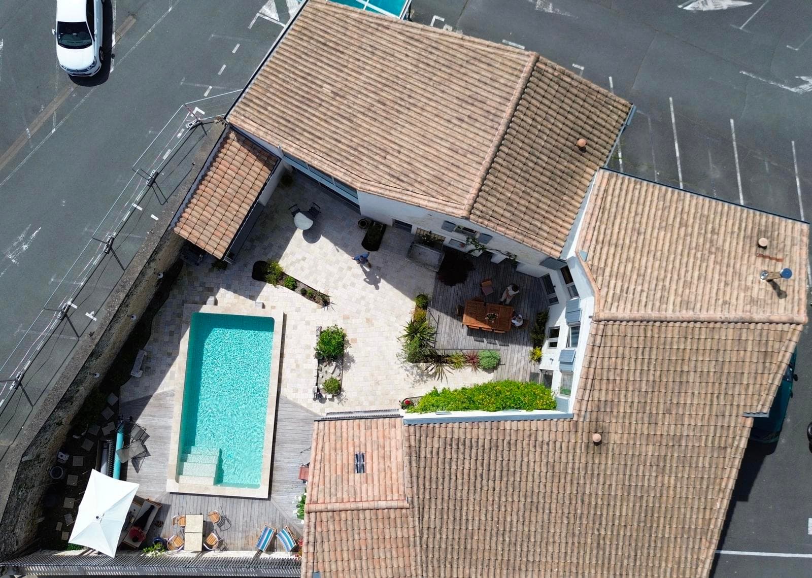 Un bâti délaissé transformé en maison familiale - Image principale