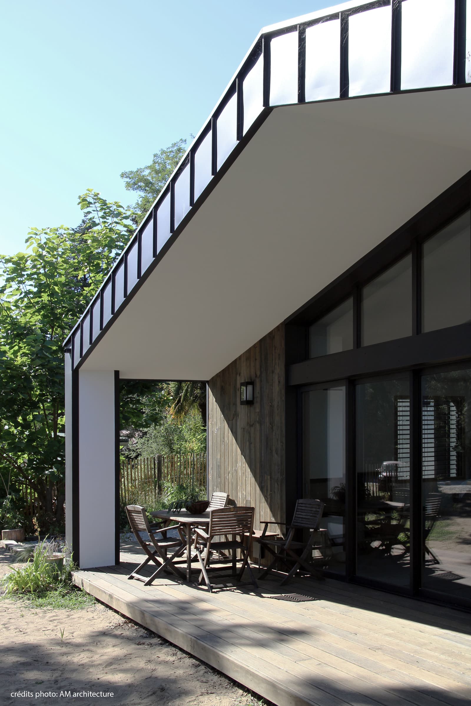 Une maison passive qui se fond dans la forêt - Image principale